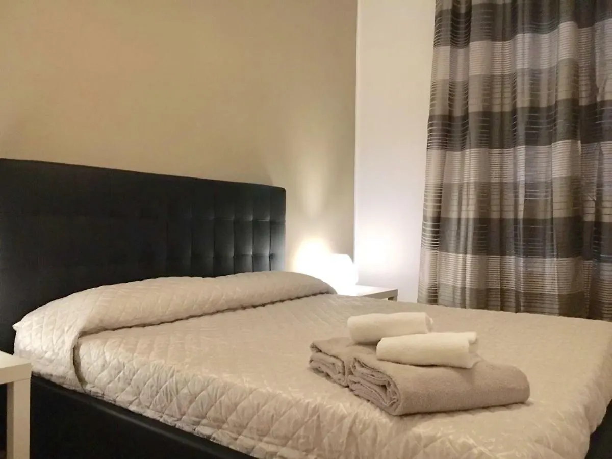 Apartment In Duomo Milan 0*,